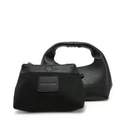 Torebka Marc Jacobs. Czarne torebki klasyczne Marc Jacobs, bez wzorów, klasyczne, bez dodatków. Za 1,259.00 zł.