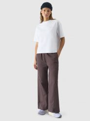 4F Spodnie casual z szerokimi nogawkami damskie - brązowe S. Brązowe spodnie materiałowe 4f, bez wzorów, z bawełny, casualowe. Za 59.99 zł.