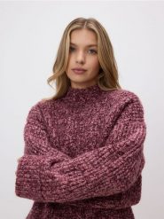 Wzorzysty sweter oversize - bordowy. Czerwone swetry Reserved, l, bez wzorów, z dzianiny, bez ramiączek. Za 159.99 zł.