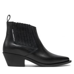 Botki KARL LAGERFELD. Czarne botki KARL LAGERFELD, bez wzorów, bez obcasa, na płaskiej podeszwie, bez zapięcia. Za 1,299.00 zł.
