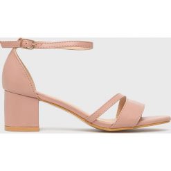 Answear Lab sandały kolor beżowy. Brązowe sandały Answear Lab, bez wzorów, z materiału, bez obcasa, na obcasie, bez zapięcia. W wyprzedaży za 134.99 zł.