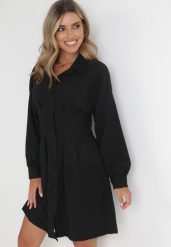 Czarna Taliowana Sukienka Koszulowa Mini Arukini. Czarne sukienki Born2be, bez wzorów, bez kołnierzyka, bez ramiączek, mini, koszulowe. W wyprzedaży za 93.49 zł.