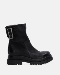 CZARNE BOTKI Z KLAMRAMI B51208 NERO. Czarne botki Venezia, bez wzorów, ze skóry, bez obcasa, bez zapięcia. Za 699.00 zł.