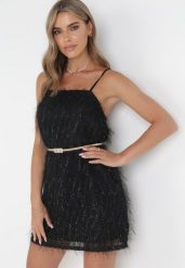 Czarna Sukienka Mini z Cienkimi Frędzlami i Kwadratowym Dekoltem Lockia. Czarne sukienki Born2be, m, bez wzorów, bez kołnierzyka, bez ramiączek, mini. Za 119.99 zł.
