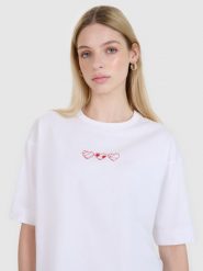 4F T-shirt oversize z nadrukiem damski - biały S. Białe t-shirty 4f, s, bez wzorów, z bawełny, klasyczne, bez kołnierzyka, bez ramiączek. W wyprzedaży za 39.99 zł.