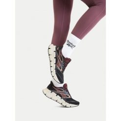 Buty do biegania Reebok. Czarne buty do biegania Reebok, bez wzorów, bez zapięcia, do biegania. Za 489.99 zł.