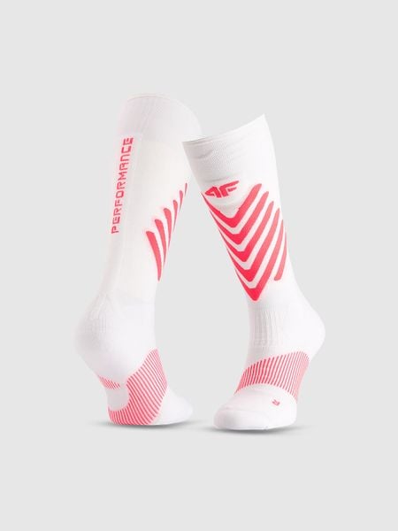 4F Skarpety narciarskie damskie - białe 35-38. Białe skarpetki 4f, bez wzorów, ze skóry, narciarskie. Za 99.99 zł.