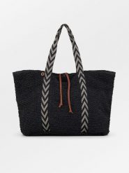 Becksöndergaard Shopper bag "Pheobe" w kolorze czarnym - 44 x 40 cm rozmiar: onesize. Czarne shopper bag Becksöndergaard, bez wzorów, z materiału, bez dodatków. Za 182.72 zł.