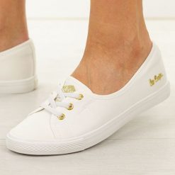Białe tenisówki damskie Lee Cooper 4043. Białe baleriny Lee Cooper, bez wzorów, z jeansu, eleganckie, bez zapięcia. Za 159.00 zł.