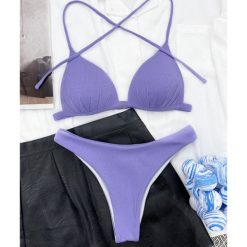 Bikini z figami na plażę i basen Luissa. Białe bikini Intica, bez wzorów, klasyczne. Za 139.00 zł.