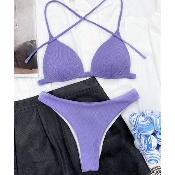 Bikini z figami na plażę i basen Luissa. Białe bikini Intica, bez wzorów, klasyczne. Za 139.00 zł.