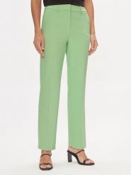 YAS Spodnie materiałowe Likka 26030744 Zielony Regular Fit. Zielone spodnie materiałowe YAS, bez wzorów, z materiału. Za 159.99 zł.