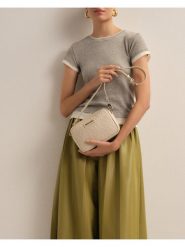 Nine West Torebka LX10049 Beżowy. Brązowe listonoszki Nine West, bez wzorów, z tworzywa sztucznego, bez dodatków. Za 219.99 zł.