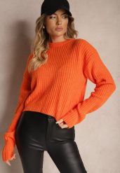 Pomarańczowy Prążkowany Sweter o Klasycznym Pudełkowym Fasonie Omeita. Brązowe swetry Renee, m, bez wzorów, z jeansu, casualowe, bez ramiączek. W wyprzedaży za 87.99 zł.