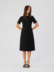 Stylove Sukienka w kolorze czarnym rozmiar: XL. Czarne sukienki Stylove, na co dzień, xl, bez wzorów, bez kołnierzyka, bez ramiączek, midi, proste. Za 187.07 zł.