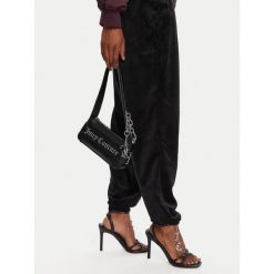 Torebka Juicy Couture. Czarne torebki klasyczne Juicy Couture, bez wzorów, klasyczne, bez dodatków. Za 269.99 zł.