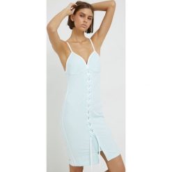 Adidas Originals sukienka mini dopasowana. Niebieskie sukienki adidas Originals, bez wzorów, bez kołnierzyka, bez ramiączek, mini, dopasowane. W wyprzedaży za 189.99 zł.