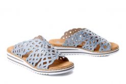 RIEKER V0689-12 blue, klapki damskie. Niebieskie klapki Rieker, bez wzorów, bez obcasa, bez zapięcia. Za 239.92 zł.