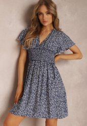 Granatowa Sukienka Amarhaia. Niebieskie sukienki Renee, m, bez wzorów, bez kołnierzyka, bez ramiączek, mini, kopertowe. W wyprzedaży za 55.99 zł.