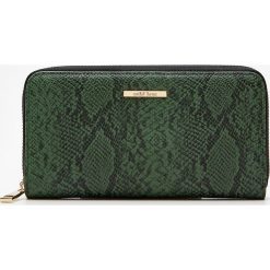 Portfel w wężowy wzór - Khaki. Portfele marki House. Za 45.99 zł.