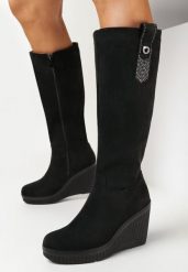 Czarne Kozaki na Koturnie z Paskiem w Cyrkonie Umbra. Czarne kozaki Born2be, bez wzorów, bez obcasa, na koturnie, bez zapięcia. Za 149.99 zł.