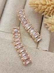 Nakkash Pozłacane kolczyki-wkrętki z cyrkoniami rozmiar: onesize. Białe kolczyki Nakkash, z cyrkonią, pozłacane. Za 100.28 zł.