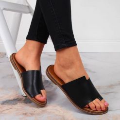 Japonki Calvin Klein Jeans. Czarne japonki Calvin Klein Jeans, bez wzorów, z jeansu. Za 129.99 zł.