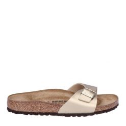 Klapki damskie Birkenstock Madrid. Żółte klapki Birkenstock, bez wzorów, z materiału, bez obcasa, bez zapięcia. Za 406.00 zł.