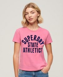 Dopasowany T-shirt z bawełny z nadrukiem Varsity. Czerwone t-shirty sportowe Superdry, m, bez wzorów, z bawełny, bez ramiączek. Za 159.35 zł.