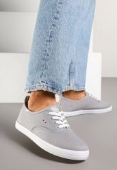 Jasnoszare Basicowe Tenisówki Vices Hallriva. Szare trampki Renee, bez wzorów, z jeansu, eleganckie, bez zapięcia. W wyprzedaży za 51.99 zł.