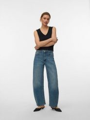 Vero Moda Top w kolorze czarnym rozmiar: S. Czarne topy Vero Moda, s, bez wzorów, bez kołnierzyka, bez ramiączek. Za 40.95 zł.