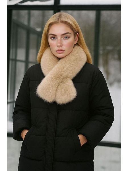 Lucky Bees Szal w kolorze beżowym - 106 x 15 cm rozmiar: onesize. Brązowe szaliki i kominy Lucky Bees, bez wzorów, z futra. Za 135.49 zł.