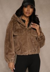 Beżowa Kurtka Futerko o Kroju Bomberki z Kapturem i Imitacją Kieszeni Awedana. Brązowe kurtki Renee, l, bez wzorów, z futra, eleganckie, z kapturem. Za 249.99 zł.