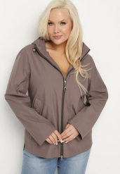 Jasnobrązowa Kurtka o Prostym Kroju z Odpinanym Kapturem Nusanelis. Brązowe kurtki Born2be, plus size, bez wzorów, z jeansu, eleganckie. Za 189.99 zł.