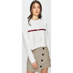 Levi's - Bluza. Białe bluzy Levi's, l, z aplikacjami, z bawełny, bez kaptura. W wyprzedaży za 189.90 zł.