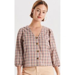 Bluzka w kratę z guzikami - Beżowy. Bluzki Cropp. W wyprzedaży za 19.99 zł.