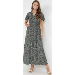 Niebieska Sukienka Kallatea. Niebieskie sukienki Born2be, s, bez wzorów, z tkaniny, boho, bez kołnierzyka, bez ramiączek, maxi, kopertowe. W wyprzedaży za 48.99 zł.