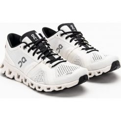 Buty treningowe damskie On Running Cloud X (40.99702). Białe buty treningowe On Running, bez wzorów, z gumy, bez zapięcia, do biegania. Za 649.00 zł.
