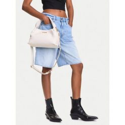 Torebka LOVE MOSCHINO. Brązowe shopper bag Love Moschino, bez wzorów, bez dodatków. Za 1,139.00 zł.