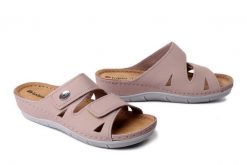 Inblu OE-01GU 023 Różowy, klapki damskie. Czerwone klapki Inblu, bez wzorów, ze skóry, bez obcasa, na koturnie, bez zapięcia. Za 125.90 zł.