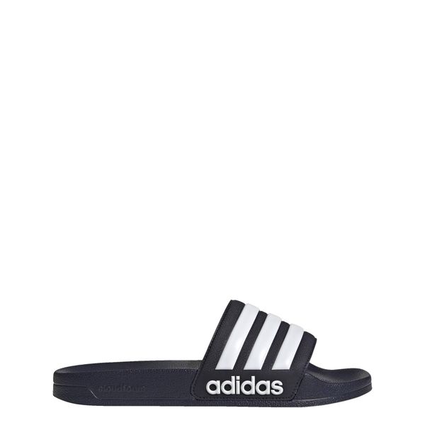 Klapki basenowe Adilette Shower Slides. Białe klapki adidas, bez wzorów, z syntetyku, sportowe, bez obcasa, bez zapięcia. Za 119.00 zł.