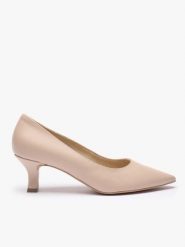 Beżowe czółenka ze skóry licowej. Brązowe czółenka Ryłko, bez wzorów, z gumy, eleganckie, bez obcasa, na obcasie, bez zapięcia. Za 379.99 zł.