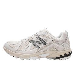 Buty do chodzenia dla dorosłych New Balance 610 Nimbus Cloud White Black. Białe buty do biegania New Balance, bez wzorów, z materiału, bez zapięcia, do biegania. Za 966.98 zł.