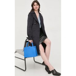 BOSS trencz damski kolor czarny przejściowy. Czarne płaszcze Boss, bez wzorów, z materiału, klasyczne, bez kaptura. Za 1,789.90 zł.