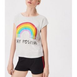 Dwuczęściowa piżama Stay positive - Jasny szary. Piżamy marki Sinsay. Za 39.99 zł.