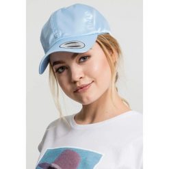 Czapka Flexfit low profile atin. Niebieskie czapki z daszkiem FLEXFIT, bez wzorów, z poliesteru, eleganckie. Za 136.50 zł.