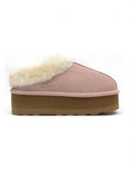 Clarks Skórzane kapcie w kolorze jasnoróżowym rozmiar: 42. Różowe kapcie Clarks, bez wzorów, ze skóry. Za 196.70 zł.