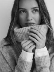 Sweter z golfem - jasnoszary. Szare swetry Reserved, l, bez wzorów, z dzianiny, bez ramiączek. W wyprzedaży za 89.99 zł.