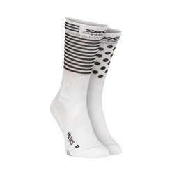 Skarpety rowerowe X-Socks Bike Race 4.0. Czarne skarpetki X-Socks, bez wzorów. W wyprzedaży za 96.00 zł.