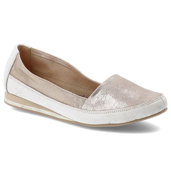 Mokasyny damskie Damiss, błyszczące wsuwane i na płaskiej podeszwie, złote perłowe, DS-016. Białe mokasyny DAMISS, bez wzorów, z jeansu. Za 139.00 zł.